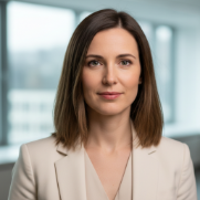 Portrait of Emily Parker, Science & Health Correspondent — Public Health & Consumer Safety for Stratalyst Media